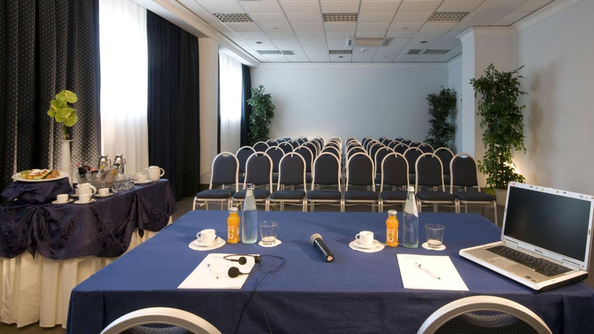 Holiday Inn Rome - Eur Parco Dei Medici By Ihg Eksteriør bilde